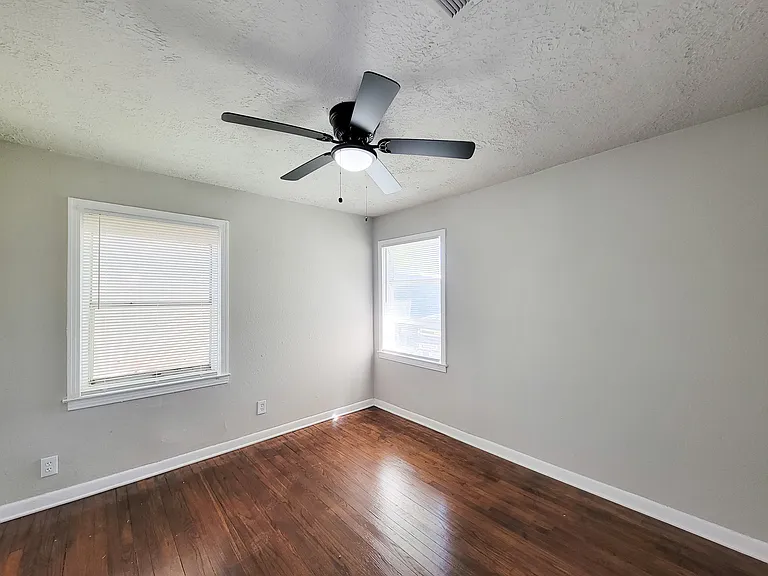 5815 Southseas St — Photo 26