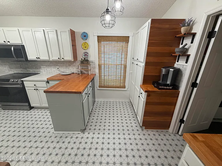 11058 Miata Ct — Photo 9