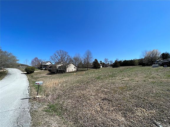 4th image of 62 Lakeside Dr #20
