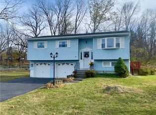 31 Kretch Cir, Wappingers Falls, NY 12590