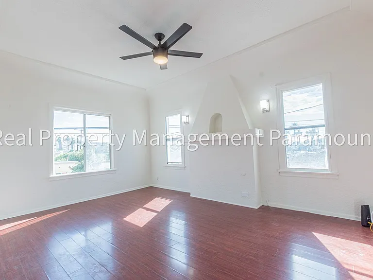 2757 Mansfield Ave — Photo 22
