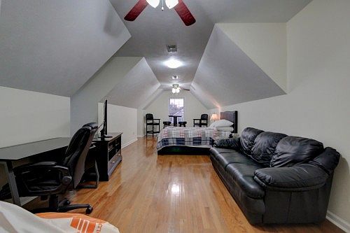 5th image of 4285 N Woodstock Dr