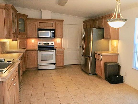 3rd image of 2431 SE 24th Blvd