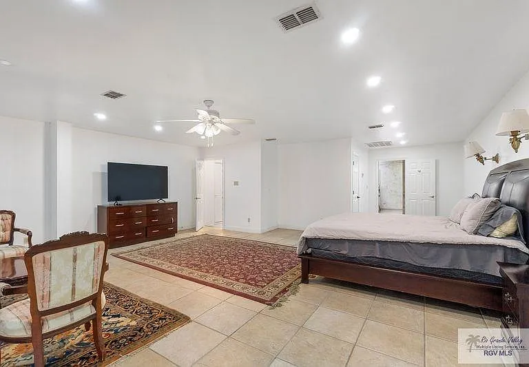 136 W Ruben M Torres Blvd — Photo 6