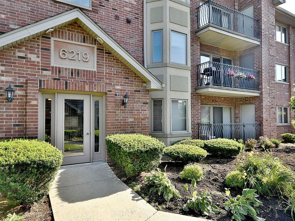 1st image of 6219 W 94th St APT 1SE