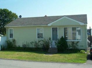 2 Gray St, North Providence, RI 02904
