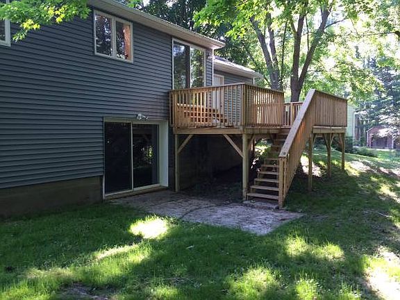 3rd image of 7650 Creekside Cir
