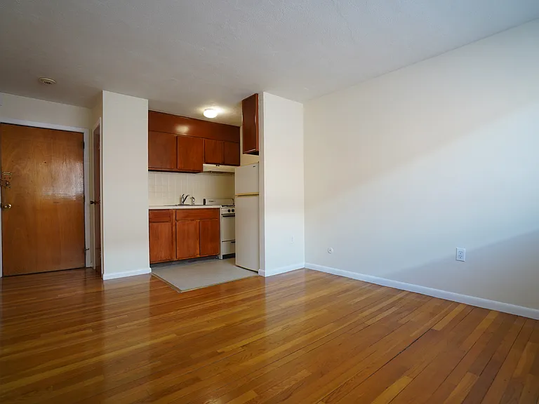360 Market St #7 — Photo 5