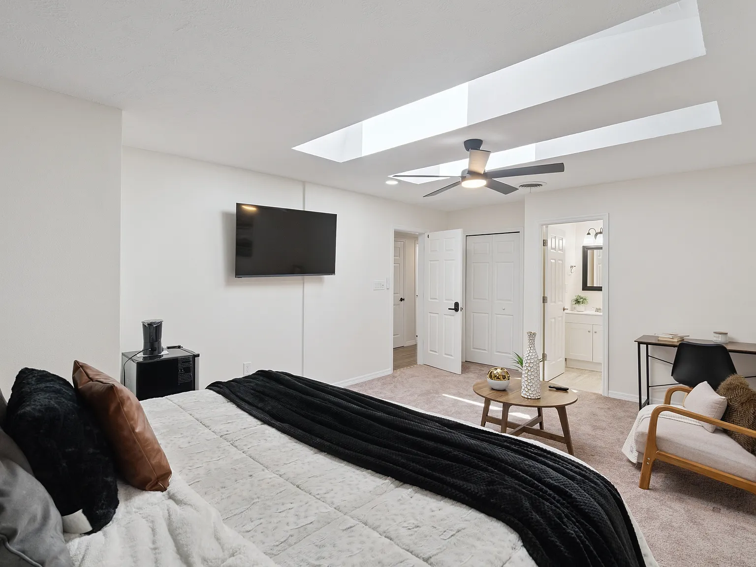 5 bed, 1790 sqft, $1,300 — Photo 2