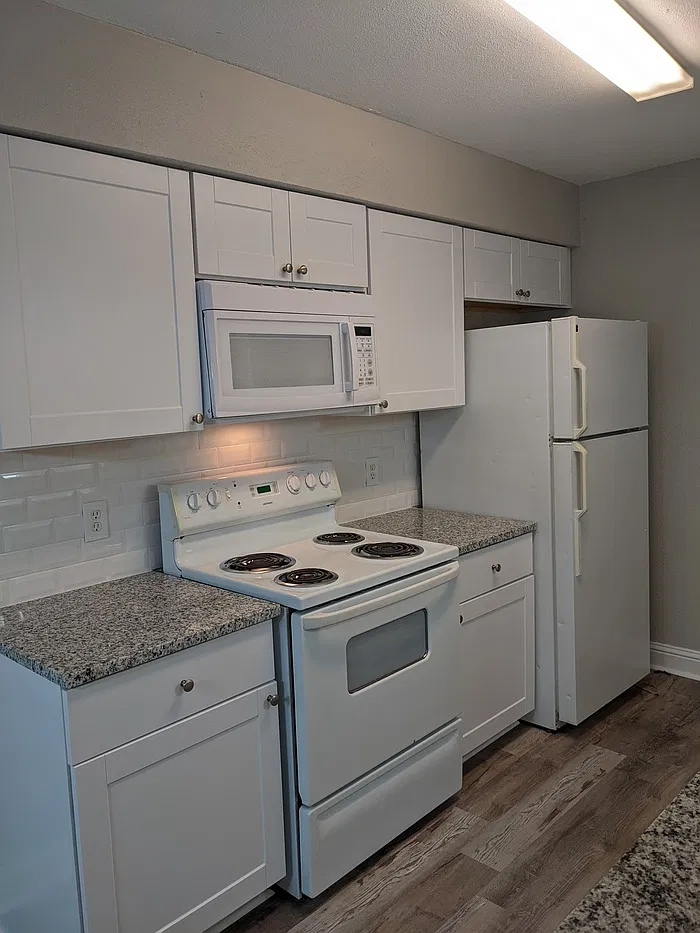 7001 Oak Meadow Cir — Photo 4