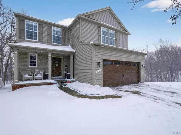 5120 Meadow Crest Cir, Holly, MI 48442