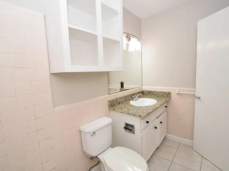 2404 Longview St #103 — Photo 3