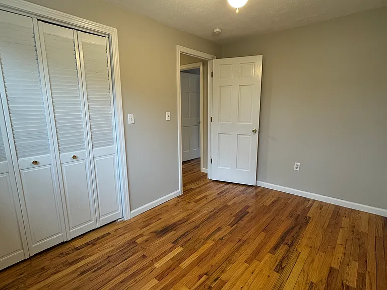 144 E Main St #15 — Photo 13