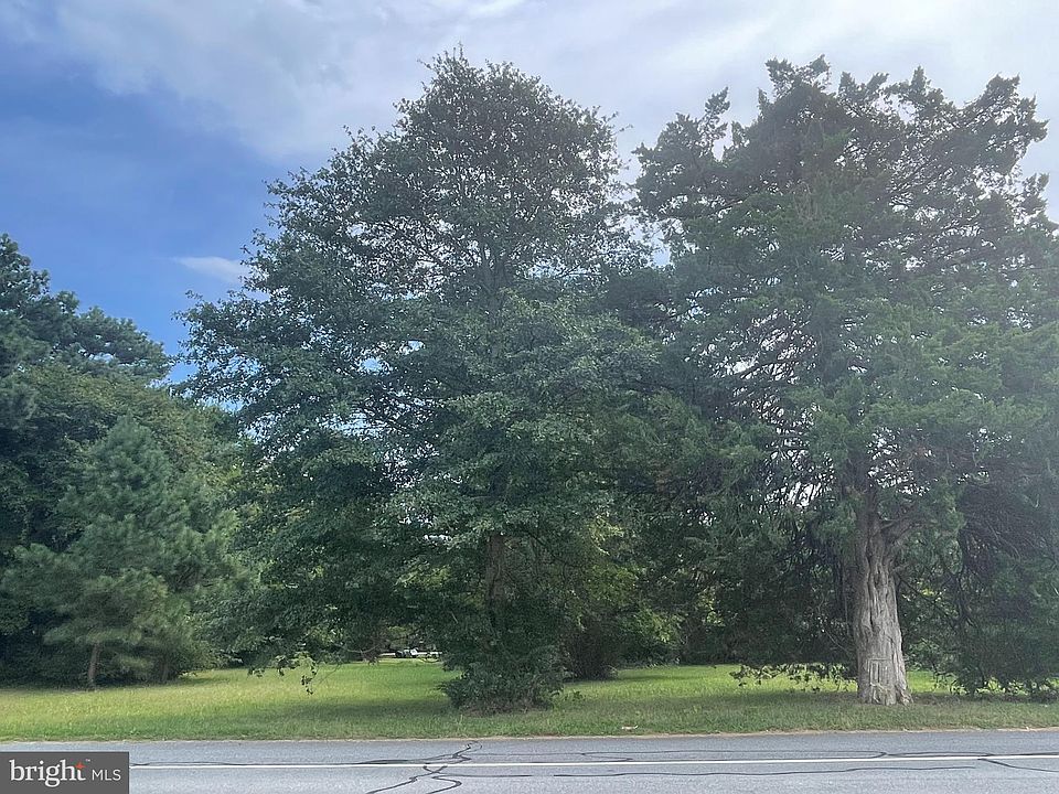 2nd image of 32562 Omar Rd