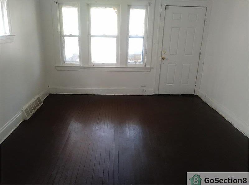 1st image of 2913 E 118th St #1