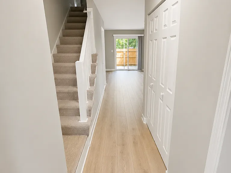 6932 NW Chapel Woods Ln — Photo 4
