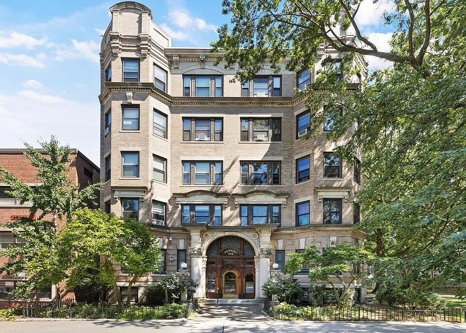 1st image of 114 Fenway APT 6