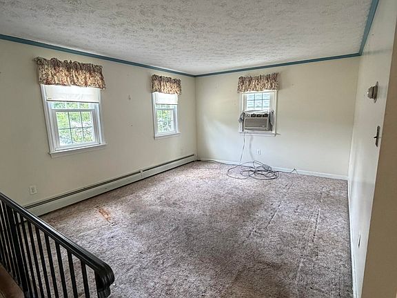 5th image of 22 Minuteman Drive
