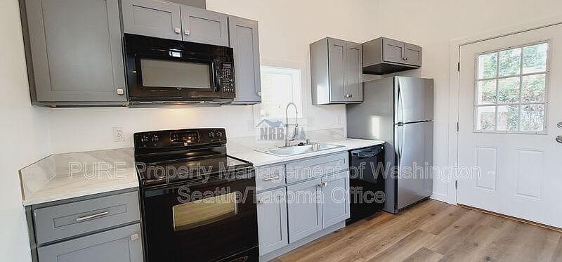 1st image of 5621 N 44th St Unit B