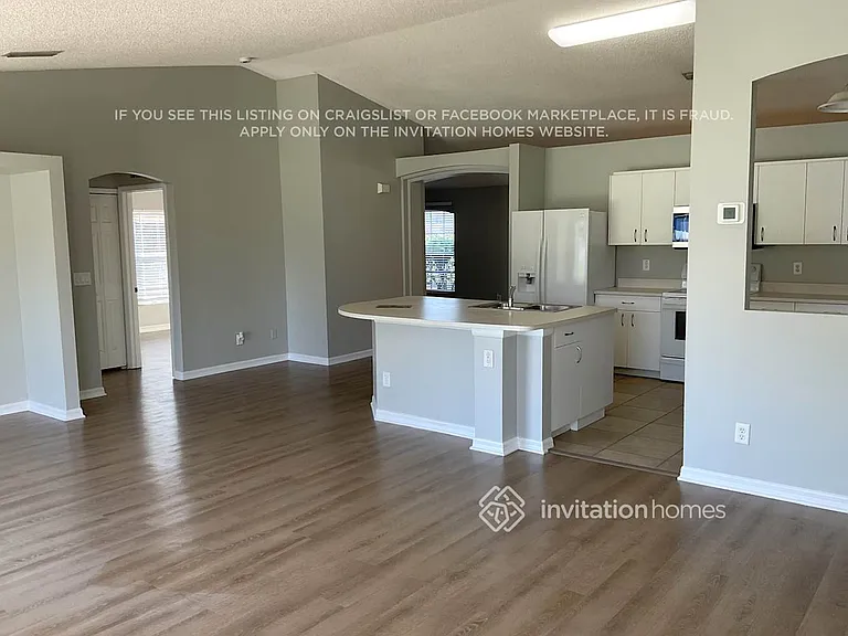 802 Autumn St SE — Photo 5