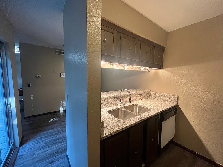 822 Cardinal Creek Blvd — Photo 10