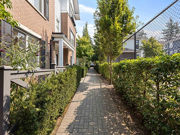 3rd image of 16458 23a Ave #73