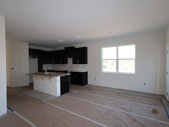 4th image of 5192 Center Lake Ranch Blvd