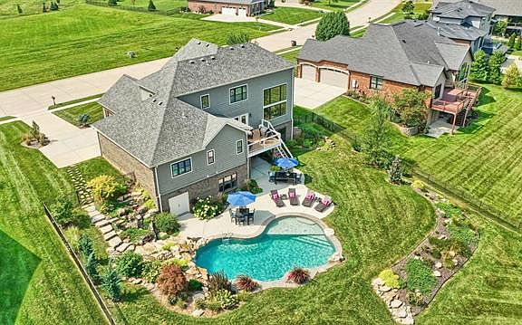 2nd image of 8453 Stone Ledge Dr