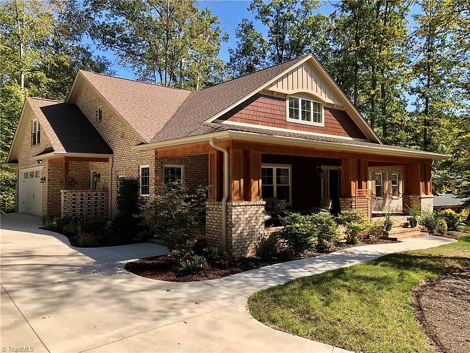 1st image of 179 Laurel Wood Dr