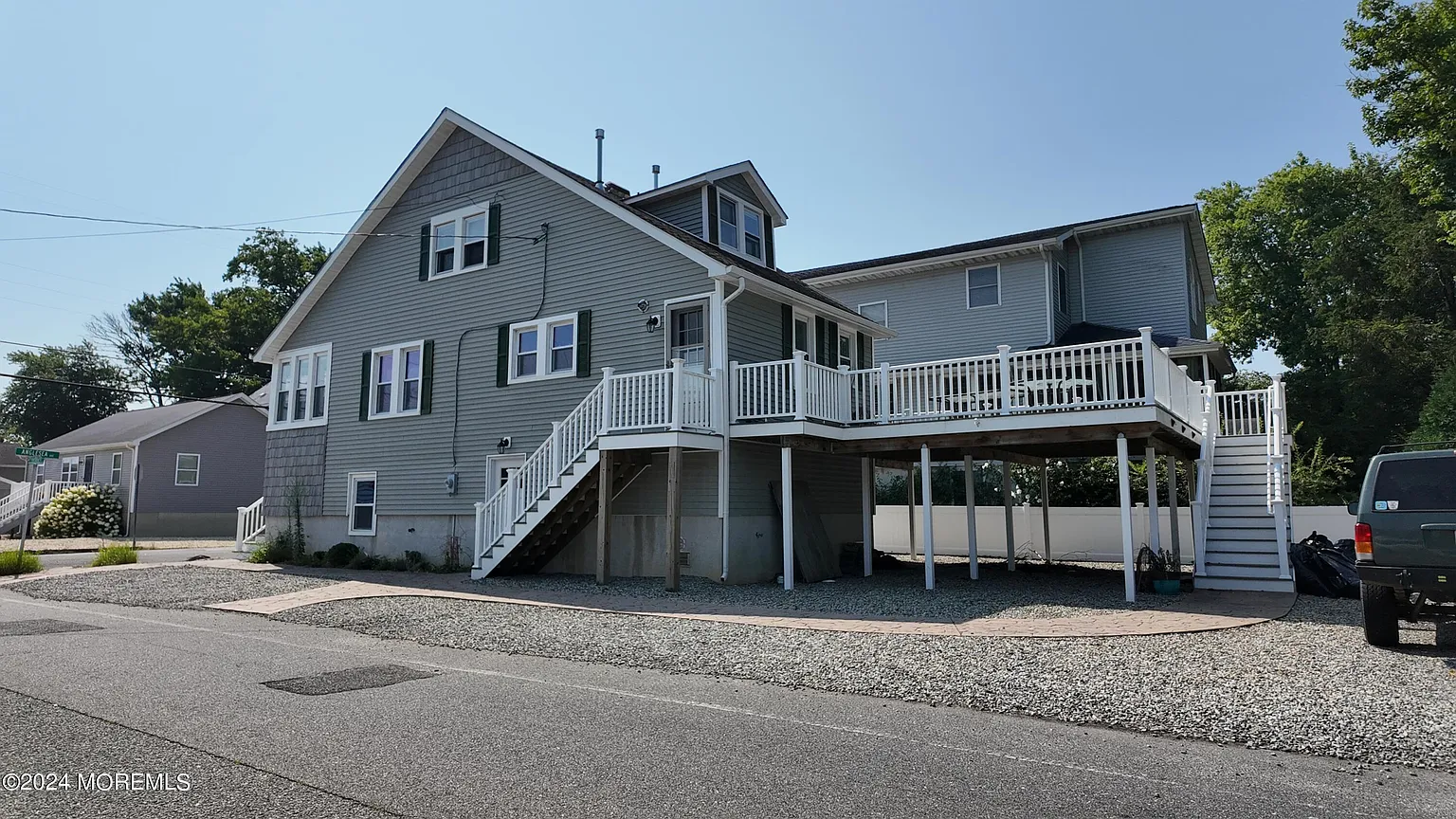 600 Anglesea Ave photo 1