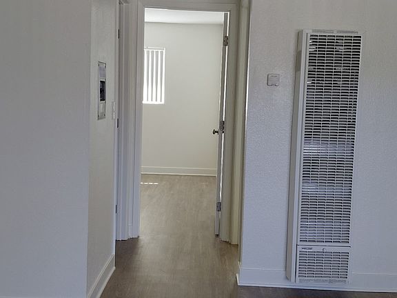 3rd image of 25 New York St APT 15