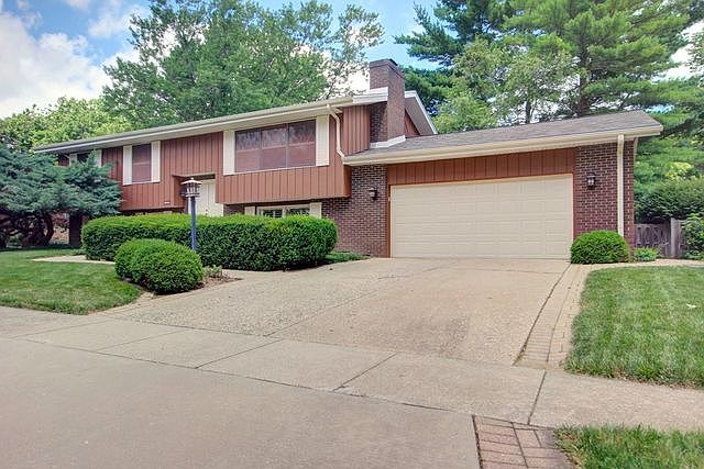 1st image of 702 Park Lane Dr