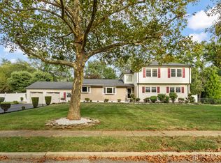 84 Overbrook Dr, Freehold, NJ 07728