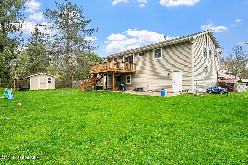 5th image of 4 Spruce Court