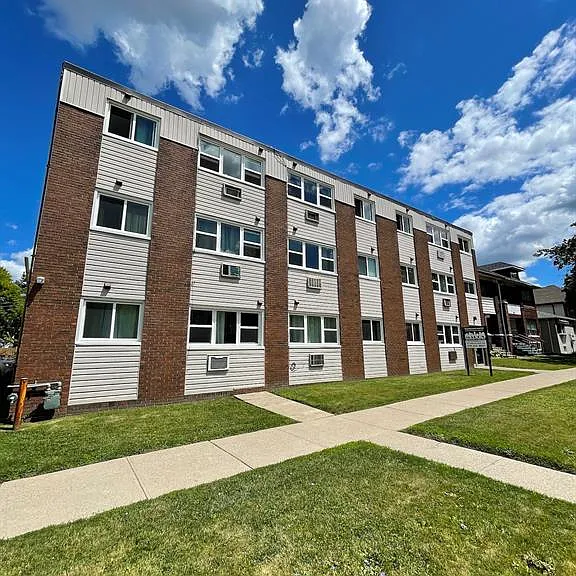 928 Howard Ave #7 — Photo 1