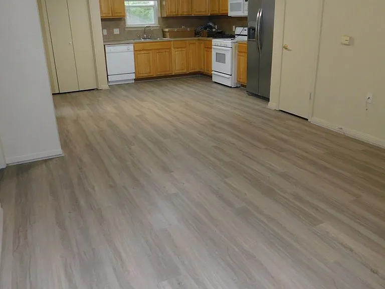 1811 Maple Ave — Photo 4