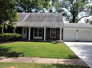 5412 Priorybrook Rd, Florissant, MO 63033