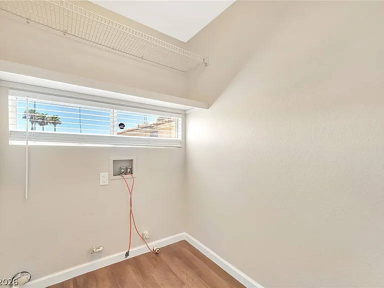966 Pack Saddle Ct — Photo 32