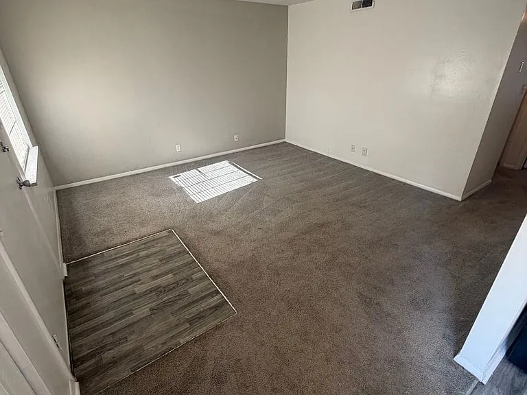 Naveen Pine Apartments — Photo 46