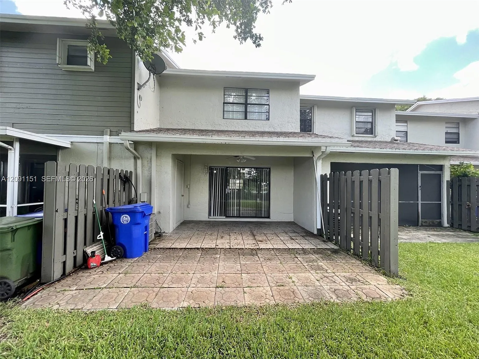 Pembroke Pointe Section Th — Photo 2