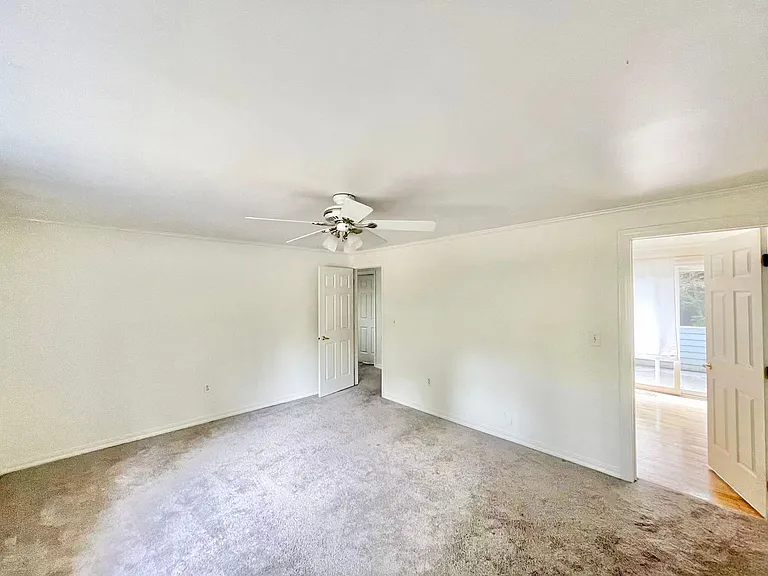 13807 NE 76th St — Photo 14