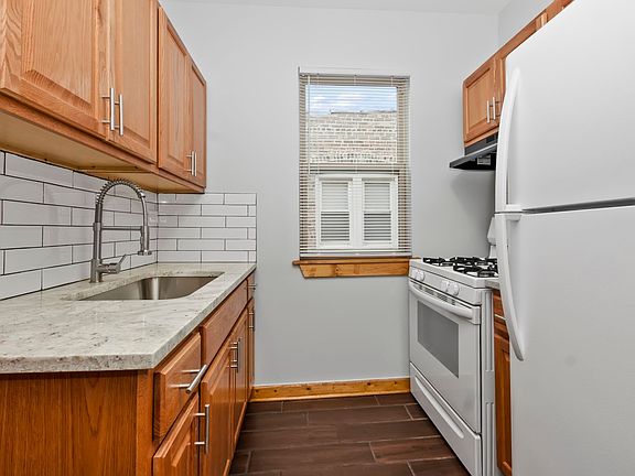 4th image of 6507-6519 S California Ave #6519-2E