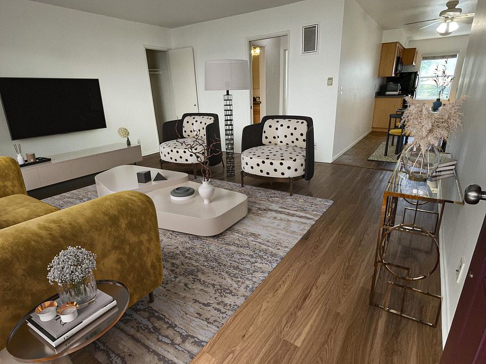 1st image of 829 Euclid St #4