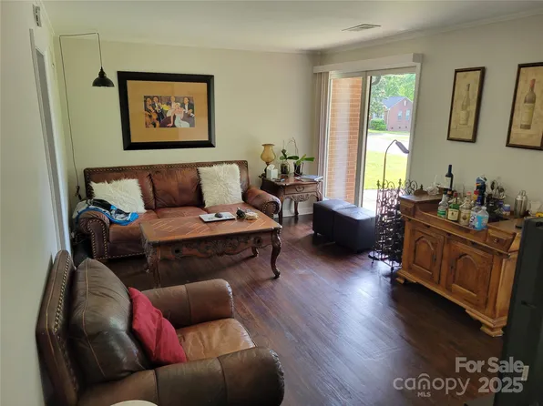 2939 Lasalle St, Charlotte, NC 28216