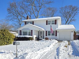 15 Mountain Street, Ronkonkoma, NY 11779