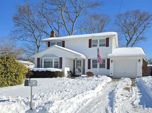 15 Mountain Street, Ronkonkoma, NY 11779