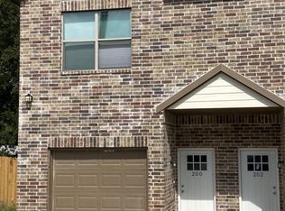 200 Pecan Holw, Ennis, TX 75119
