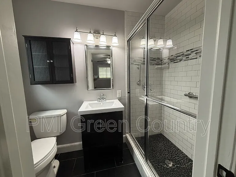 5428 E 25th Pl — Photo 16
