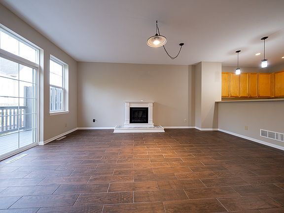 5th image of 8107 Oakview Dr N #1