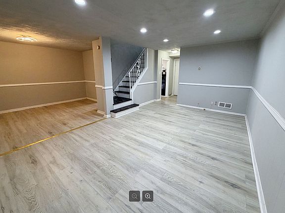 3rd image of 2609 Kane St